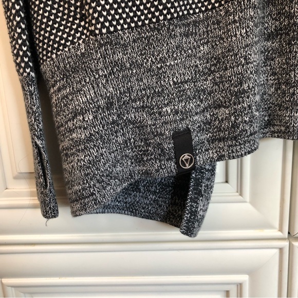 Ivivva by Lululemon girl’s cardigan sweater - Picture 6 of 9